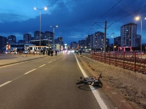 Vicdansızlığın Böylesi: Bisikletliye Çarpan Sürücü Olay Yerinden Kaçtı