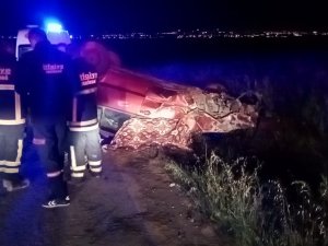 Taklalar Atan Otomobil Hurdaya Döndü: 1 Ölü