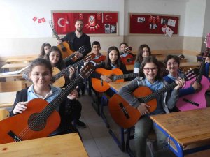 Bu Okuldaki Öğrenciler Eve Gitmek İstemiyor