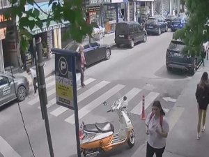 İ̇stanbul’da İnsanlık Örneği Kamerada: Kağıthane Polisi 10 Bin Doları Sahibine Teslim Etti