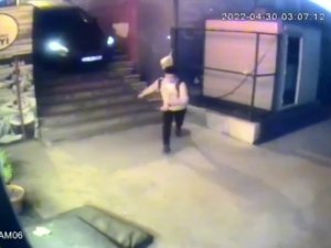 Küçükçekmece’de İnanılmaz Görüntü: Otomobille Merdivenden İndi