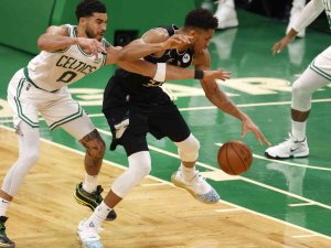 Milwaukee, Boston Karşısında 3-2 Öne Geçti