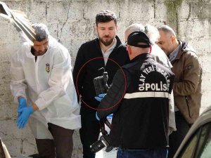Kayıp Kedisini Ararken Saklanmış Bomba Buldu