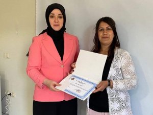 Tunceli’de Kitap Okuma Yarışmasında Derece Giren Veliler Ödüllendirildi