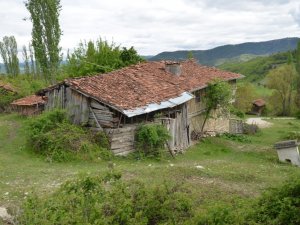30 Yıldır Heyelan Korkusuyla Yaşıyorlar