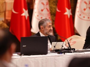 Hazine Ve Maliye Bakanı Nebati, Gıda Sektörü Temsilcileriyle Bir Araya Geldi