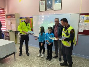 Miniklere Güvenli Trafik Anlatıldı