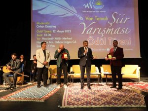 ‘Van’ Temalı Şiir Yarışmasının Kazananları Ödüllerini Aldı