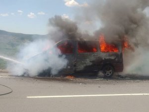 Edirne’de Seyir Halindeki Araç Alev Alev Yandı