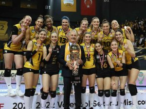 Şampiyon Vakıfbank Kupasını Aldı