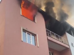 Cinnet Geçiren Adam Evini Böyle Yaktı
