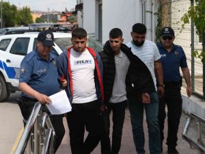 Uzun Namlulu Silahlı Şahısları Polis Böyle Etkisiz Hale Getirdi