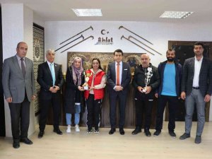 Ahlat, Masa Tenisinde İl Birincisi Oldu