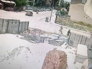 Gündüz Vakti Yaşlı Kadının Kolyesini Kapkaç Yaptı