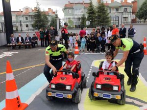 Yenimahalleli Miniklere Trafik Eğitimi