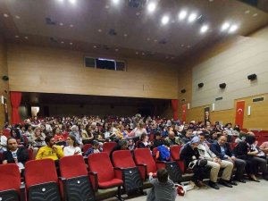 Sersemler Evi Tiyatro Oyunu Büyük İlgi Gördü