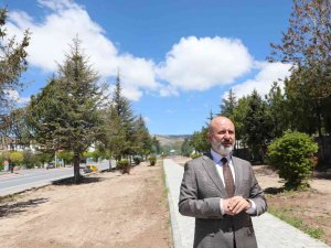 Kocasinan’da Şehrin Oksijen Deposu Parklar Yenileniyor