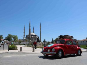Edirne’de "1. Klasik Otomobil Balkan Turu" Bulgaristan’a Doğru Yolla Çıktı