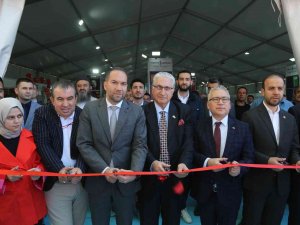 Niğde Belediyesi Kitap Fuarı Açtı