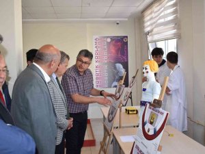 Edremit Mesleki Ve Teknik Anadolu Lisesinde Robotik Kodlama Sergisi Açıldı