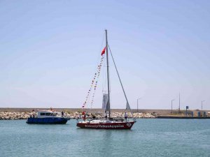 İ̇klim Değişikliğine Dikkat Çekmek İçin Yelken Açan Ekip Mersin’e Ulaştı