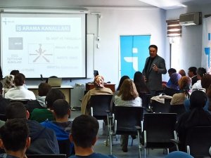 Öğrencilere Kariyer Planlaması Anlatıldı