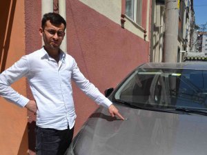 Otomobiline Yorgun Mermi İsabet Eden Kadından Magandalara Tepki: "Rastgele Havaya Ateş Açanlara Sinir Oluyorum"