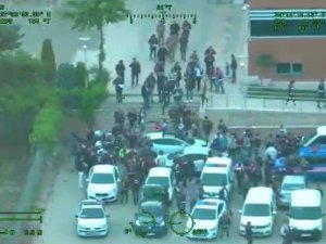İ̇zmir’de Film Sahnelerini Aratmayan Operasyonda, Uyuşturucu Tacirleri Yakalandı