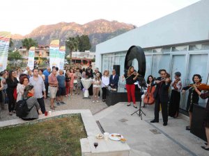 Marmaris İ̇çmeler Sanatevi Kapılarını Sergiyle Açtı