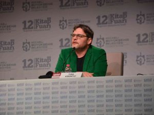 Tuna Kiremitçi: "Polisiye Roman Yazmak Emeklilik Hayalimdi"