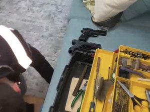 İ̇stanbul’da Cephaneliğe Çevrilen Eve Operasyon Kamerada
