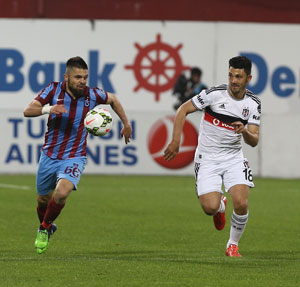 Beşiktaş Trabzon'u devirdi yeniden liderliğe yükseldi