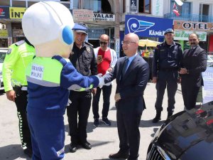 Ayvalık’ta Kaymakam Yaman’dan "Yayalar İ̇çin 5 Adımda Güvenli Trafik" Etkinliğine Tam Destek