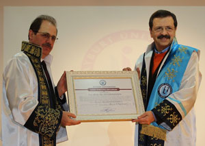 Bayburt Üniversitesi, TOBB Başkanı Rifat Hisarcıklıoğlu’na fahri doktora unvanı verdi
