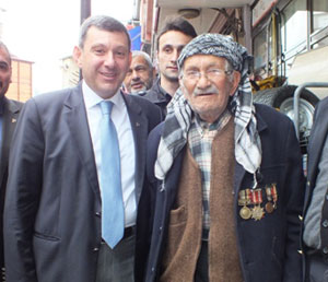 Kazmaz; Kalkandere Dik Durmuştur