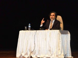 Din İ̇şleri Yüksek Kurulu Üyesi Prof. Dr. Aydemir, Uşak’ta Z Kuşağını Anlattı