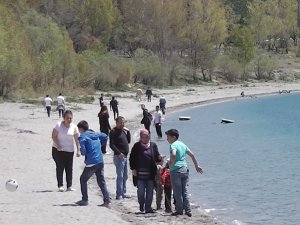 Isparta’da Sıcak Havayı Fırsat Bilen Vatandaşlar, Milas Mesireliği’ne Akın Etti