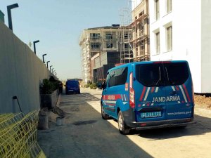 İ̇skeleden Düşen İşçi Ağır Yaralandı