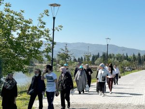Genç Ve Yaşlılar Doğa Yürüyüşünde Buluştu