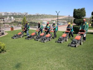 Karaköprü’de Parklar Yaza Hazırlanıyor
