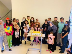 Hastanede Tedavi Gören Çocuklara Palyaço Sürprizi