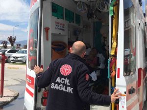 Erzincan’da Aracın İçinde Közle Isınmaya Çalışan 3 Kişi Karbonmonoksit Gazından Zehirlendi