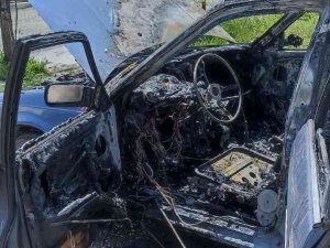 Van’da Park Halindeki Otomobil Alev Alev Yandı