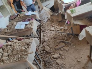 Kırgızistan’da Bir Okulun Tavanı Düştü: 1 Yaralı