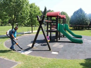 Çocuklar İçin Parklar Yenileniyor