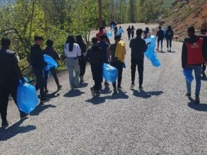 Tunceli’de Gençler Munzur Gözelerini Temizledi