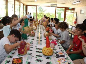 Alanya’da Su Kabakları Miniklerin Elinden Renklendi