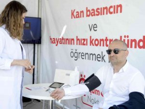 17 Mayıs Dünya Hipertansiyon Günü’nde Ankara Ve İ̇stanbul’da Tansiyon Ve Nabız Ölçümü Yapıldı