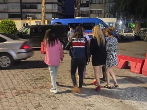 Manisa’da Jandarmadan Eğlence Mekanlarına Şok Baskın