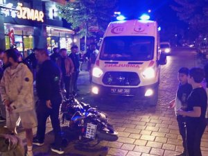 Motosikletle Otomobil Çarpıştı; 1 Yaralı